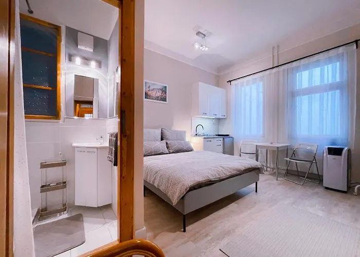 Falk Studio Hotell *