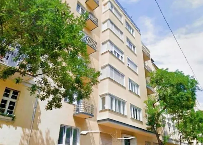 Falk Studio Hotell *