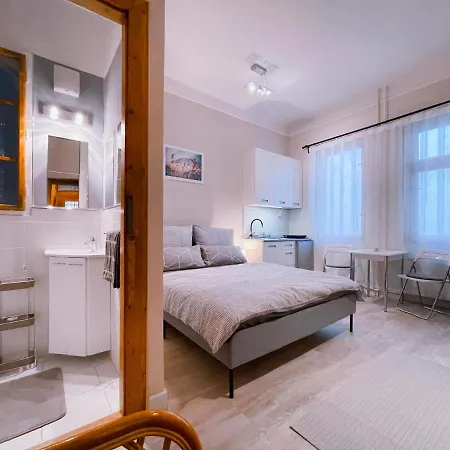 Falk Studio Szálloda *